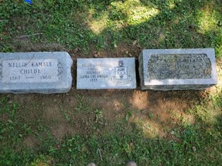 Nellie Gamble Childe, Founder Burial Marker