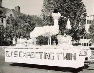 Beta Omega (University of Toledo) Homecoming float photograph, 1950s