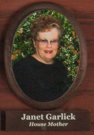 Psi Chapter Composite Detail, Janet Garlick, 2003-2004