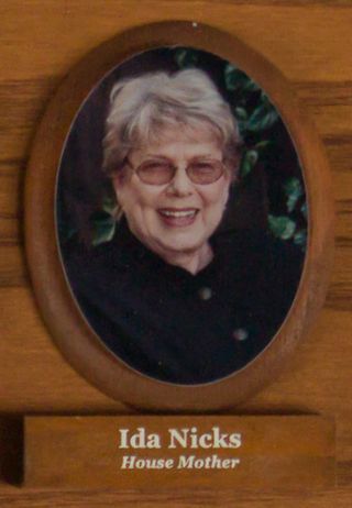 Psi Chapter Composite Detail, Ida Nicks, 2000-2001