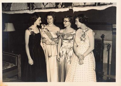 Beta Omega (University of Toledo) chapter members, ca. 1940, photograph
