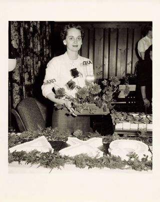 Gamma Psi (Wichita State University), Cake Centerpiece, Photograph