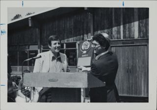 Barry Machlin Presenting Berber Alumnus Award Photograph
