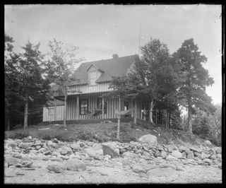 Wiswell cottage at Pleasant Beach, 1900