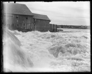 Upper Dam during freshet, 1901