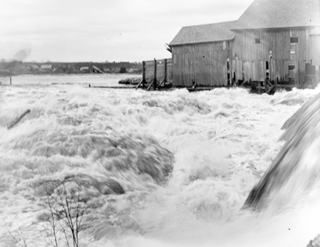 Upper Dam during freshet, 1901