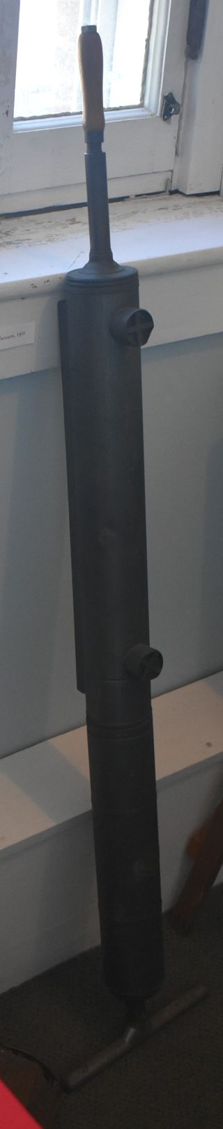 Hand pump vacuum
