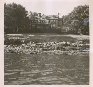 Photograph of Burnmouth as seen from the Water