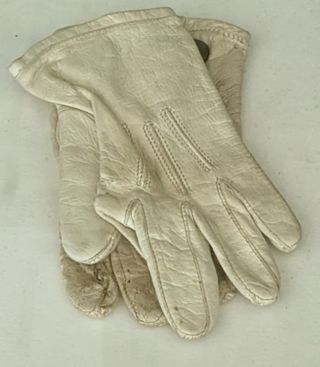 Pair of Children's Gloves