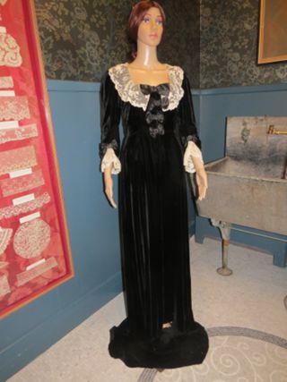 Black Velvet Dress With White Lace Collar