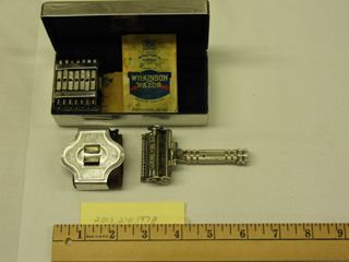 Shaving gear in silver box