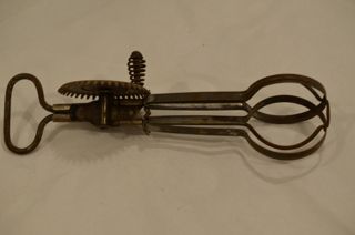 Hand-Operated Metal Egg Beater