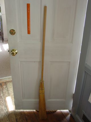 Broom (Reproduction)