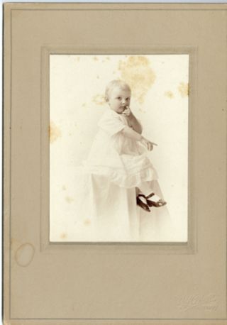 Blanche Holmes Magnant, infant