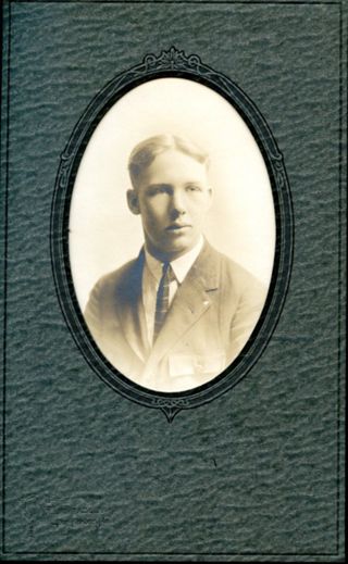 Robbins, Henry Kenneth Pemetic senior photo, 1926