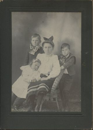 Della Black Norwood and children, Arthur, Merle and Alice
