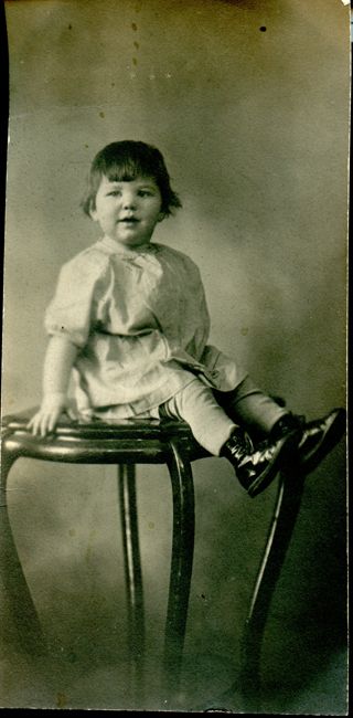 Robbins, Barbara, infant, formal photo
