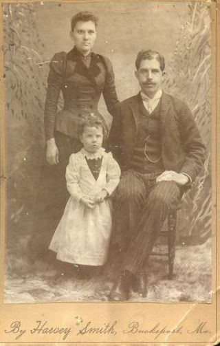 Rumill, Nettie & Robie with child
