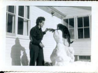 Mayo, Eleanor, with snowman & cat, Grigett
