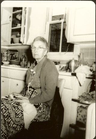 Esther Gott, elder years, Albert's kitchen