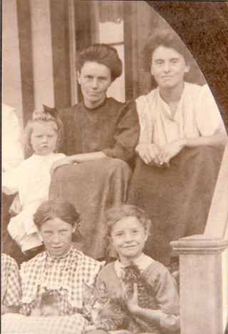 Thelma Gott, Gertrude & Kathleen, Laura Dawes, Flossie Bunker
