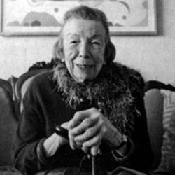 edna andrade_edited.jpg